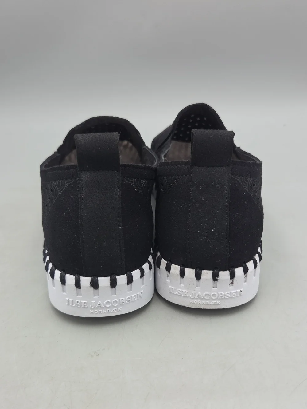 Isle Jacobson black shoes Women 38 US 7.5 8 Slip On